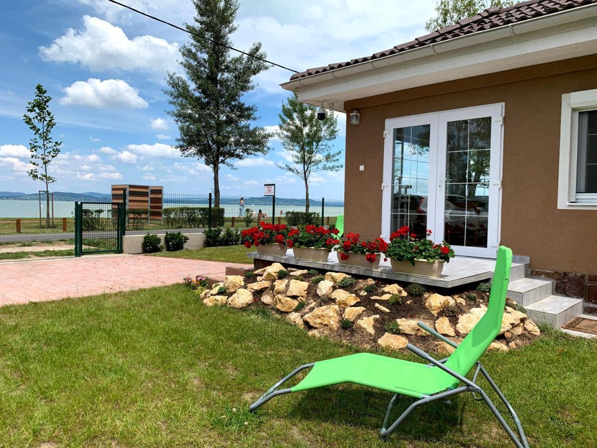 Exclusive Beachfront Villa Fonyod Exterior photo