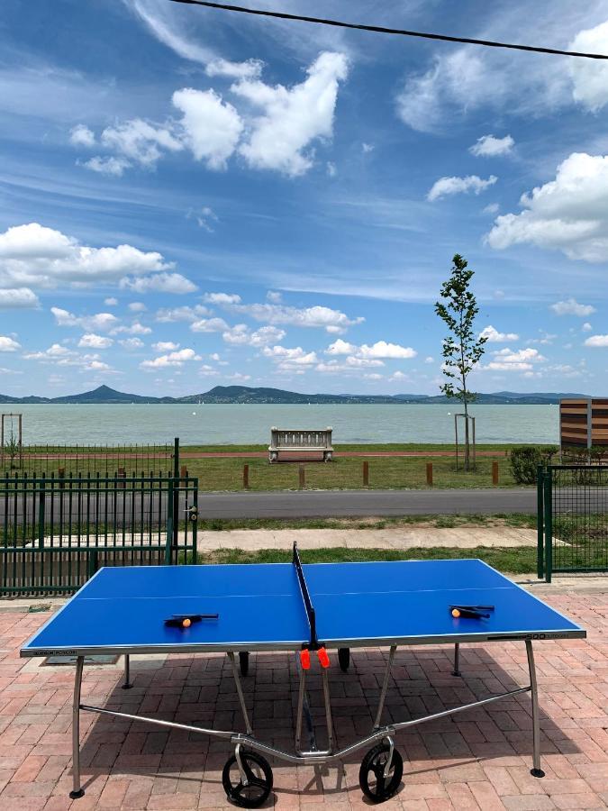 Exclusive Beachfront Villa Fonyod Exterior photo